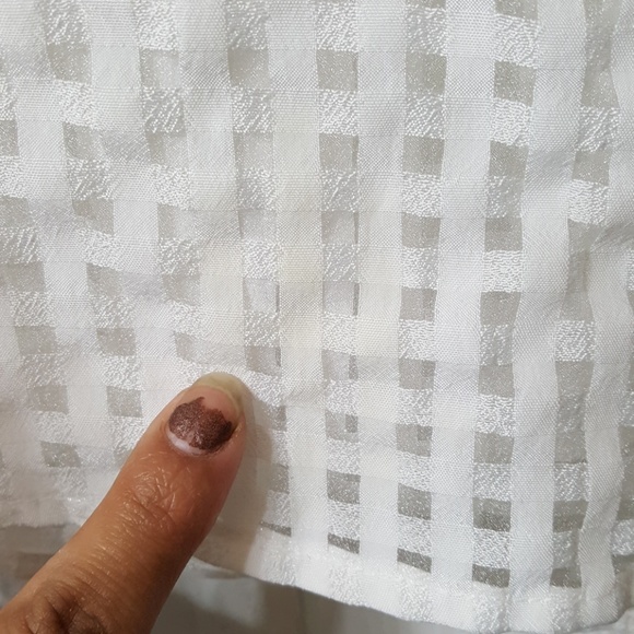 White top - Picture 2 of 3